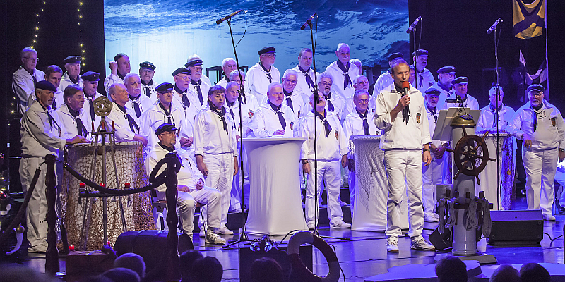 Weihnachtszeit auf den Meeren - Magellan-Shanty-Chor singt in der Stadthalle Beverungen