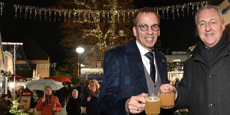 Schönes neues Gesicht: Weihnachtsmarkt in Höxter offiziell für eröffnet erklärt